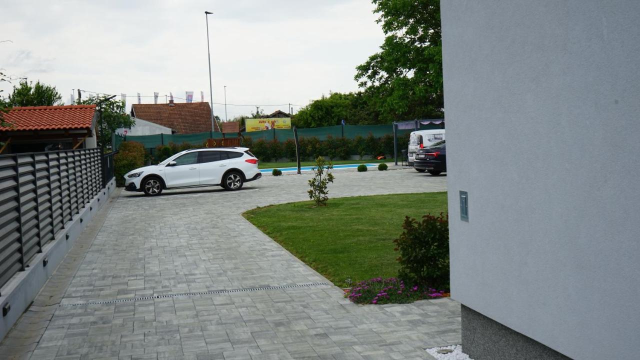Rooms Slavonski Brod Exterior foto